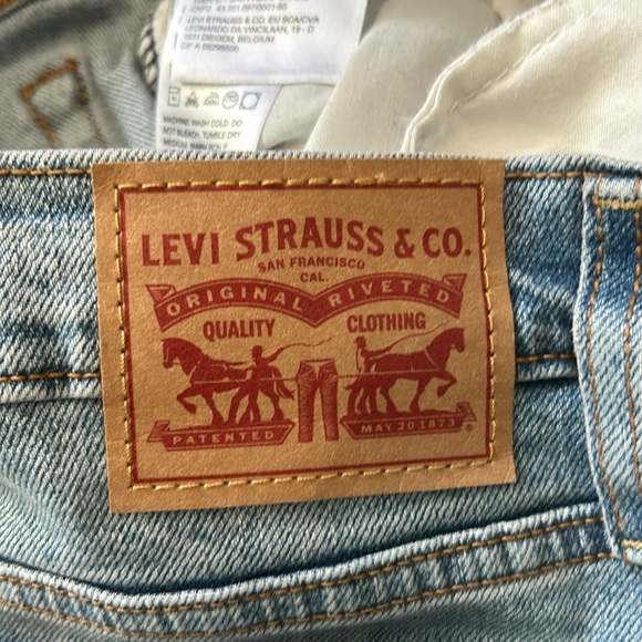 Levi’s Wedgie Straight Jeans - Picture 7 of 9